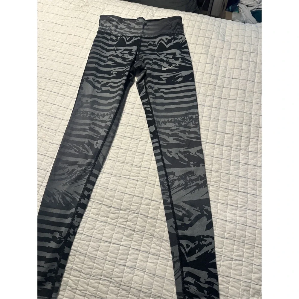 Nike‎ Dri-FIT Womens XS Grey Black Abstract Camo Striped Leggings 872812-065